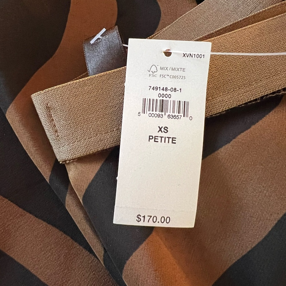 Gorgeous Banana Republic Silk Skirt - Picture 2 of 2